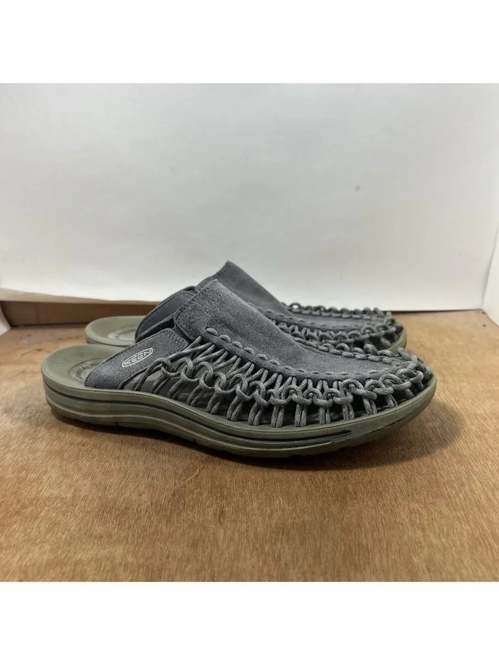 Keen Uneek Slide Sandals Men Size 9 Grey Suede Braided Cord Slip On 1014627